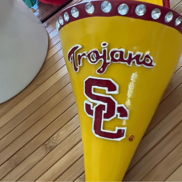 USC Shoe Bottle Holder - Picture 3 of 7